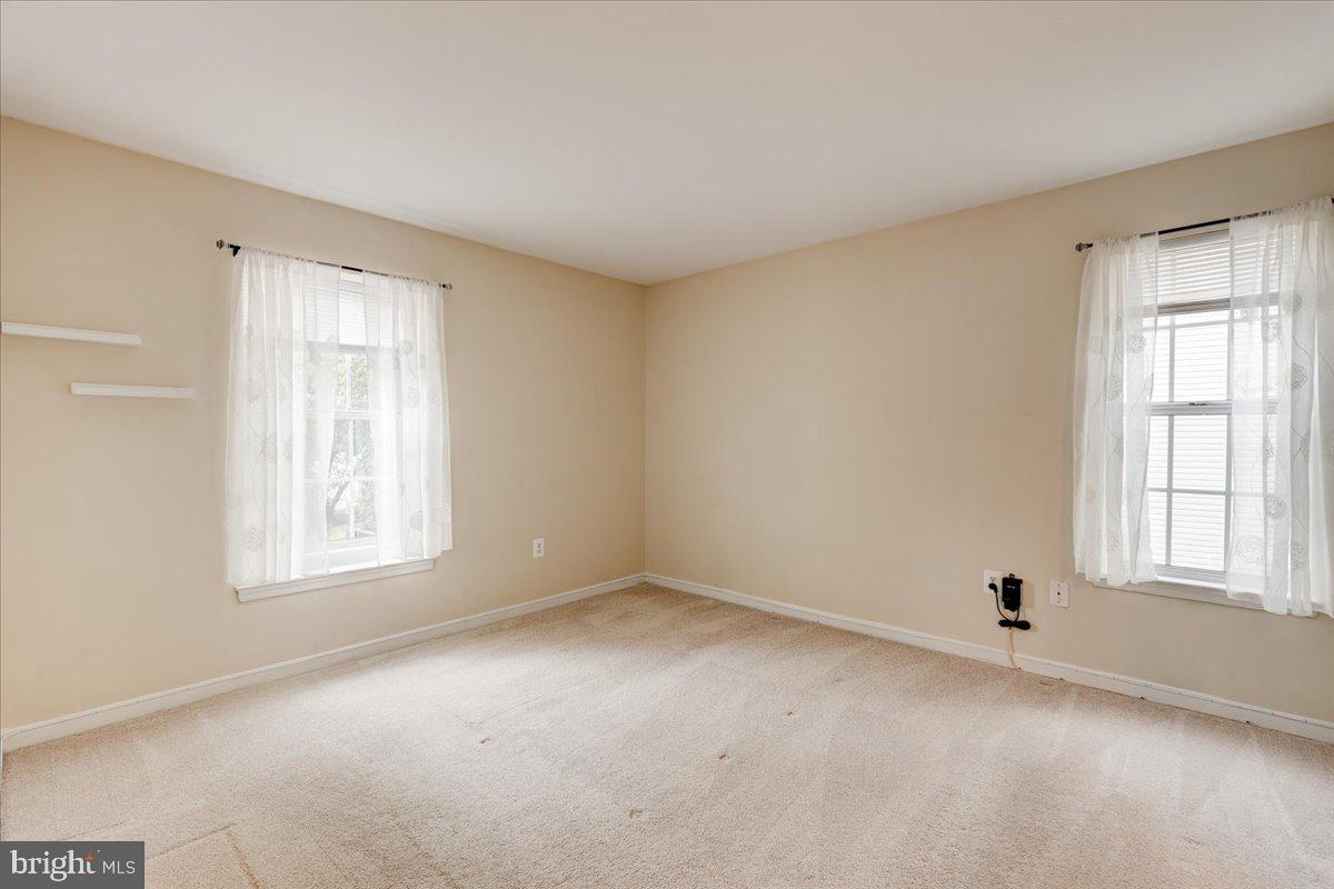 8600 Shadwell DRIVE Unit: 6