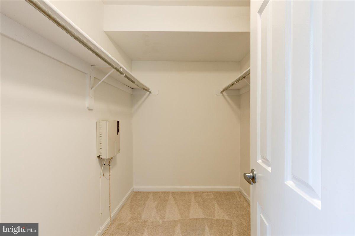 8600 Shadwell DRIVE Unit: 6