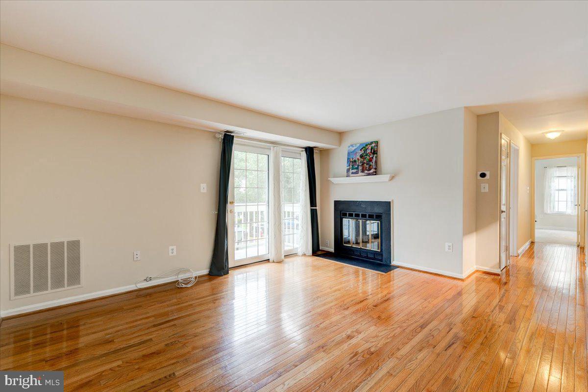 8600 Shadwell DRIVE Unit: 6