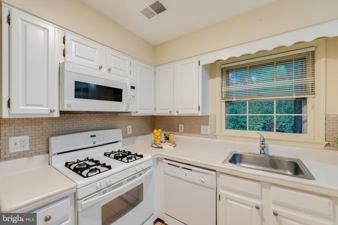 6261 Gentle LANE