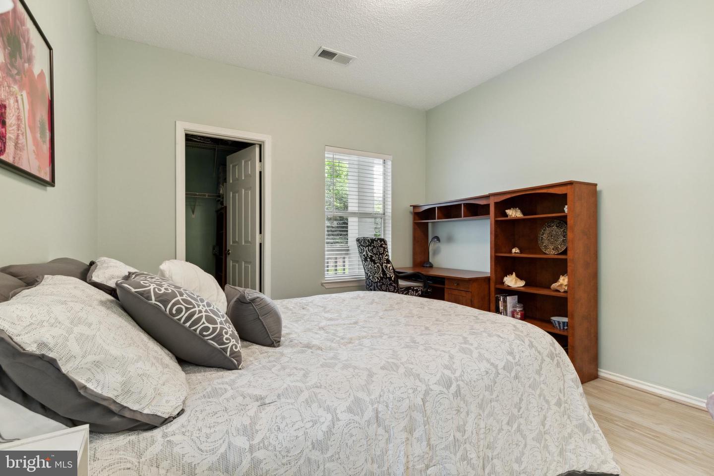 4412 Helmsford LANE Unit: 101