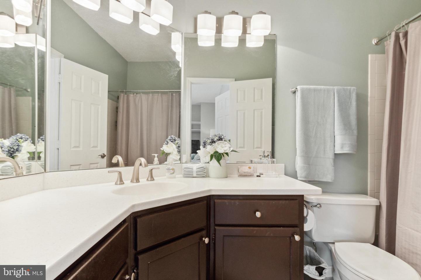 4412 Helmsford LANE Unit: 101