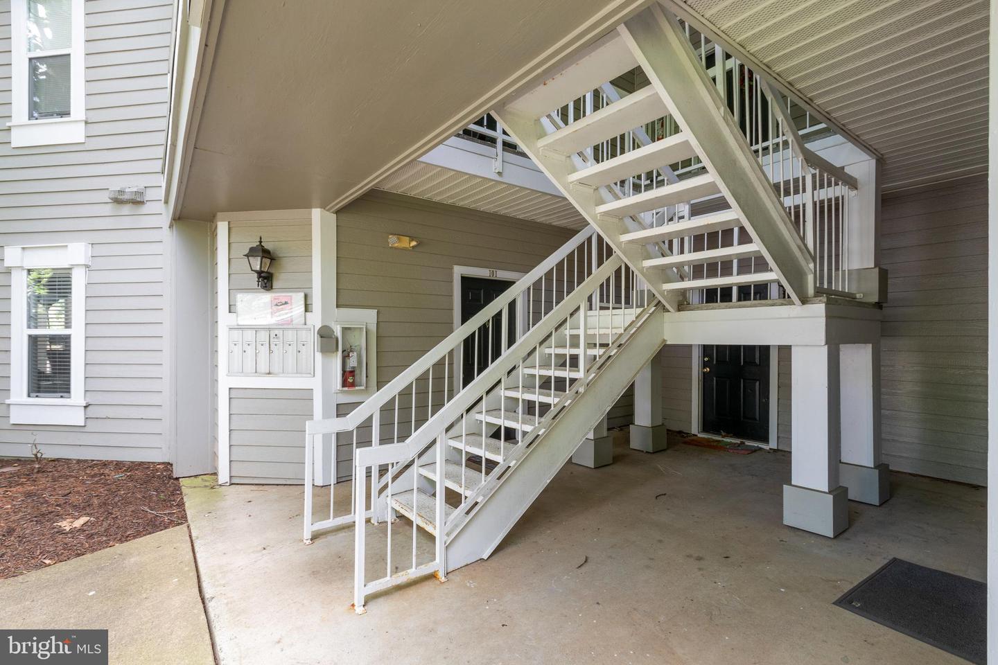 4412 Helmsford LANE Unit: 101