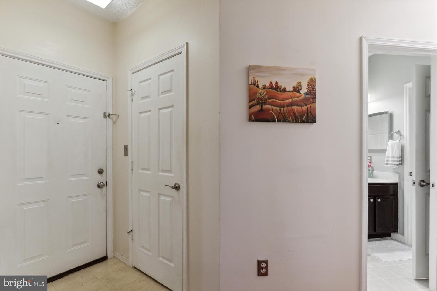 4412 Helmsford LANE Unit: 101