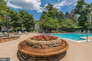 4412 Helmsford LANE Unit: 101
