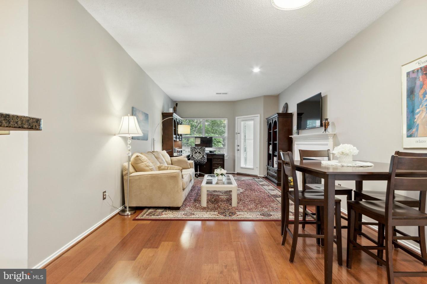 4412 Helmsford LANE Unit: 101