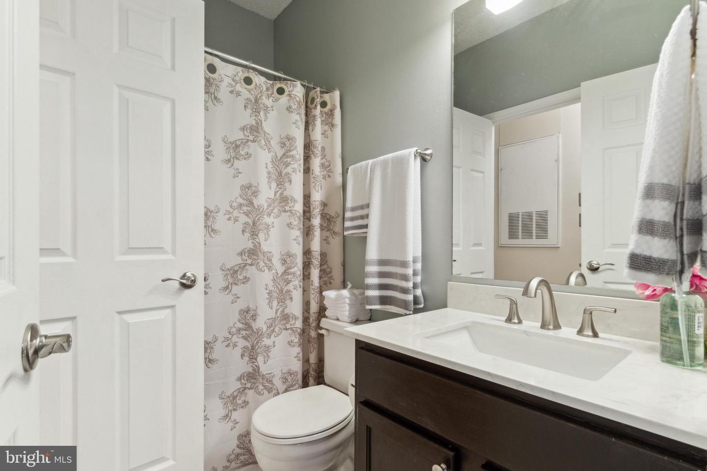 4412 Helmsford LANE Unit: 101