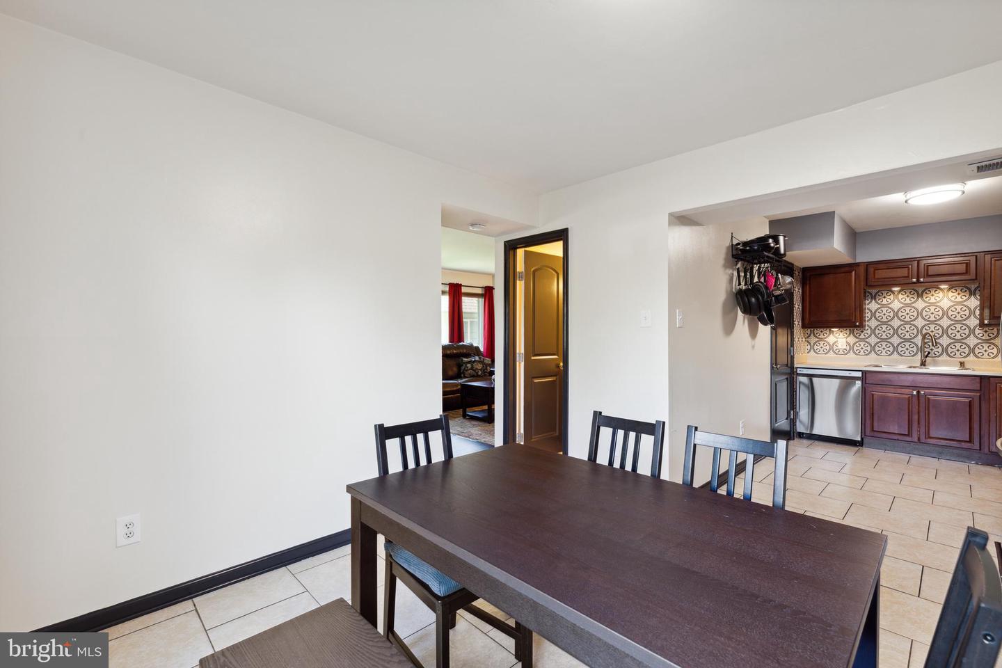 3903 San Leandro PLACE Unit: B
