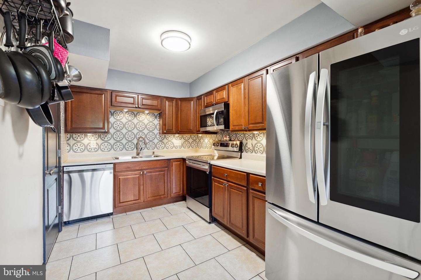 3903 San Leandro PLACE Unit: B