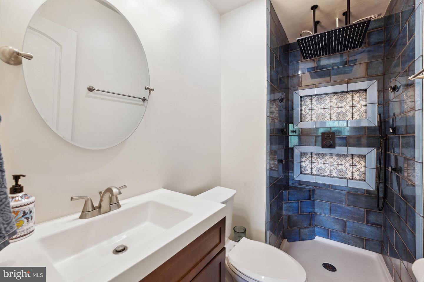 3903 San Leandro PLACE Unit: B