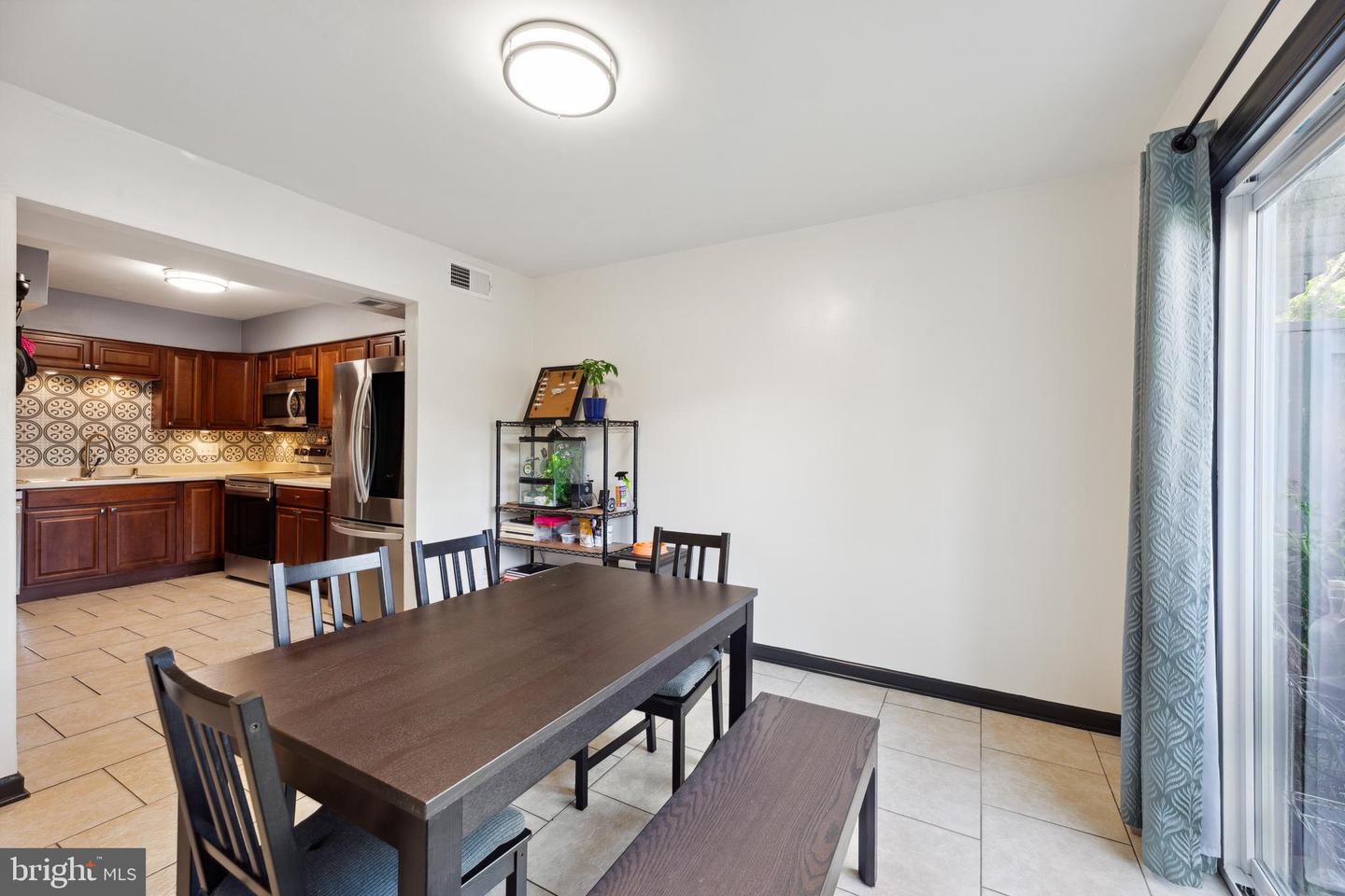 3903 San Leandro PLACE Unit: B