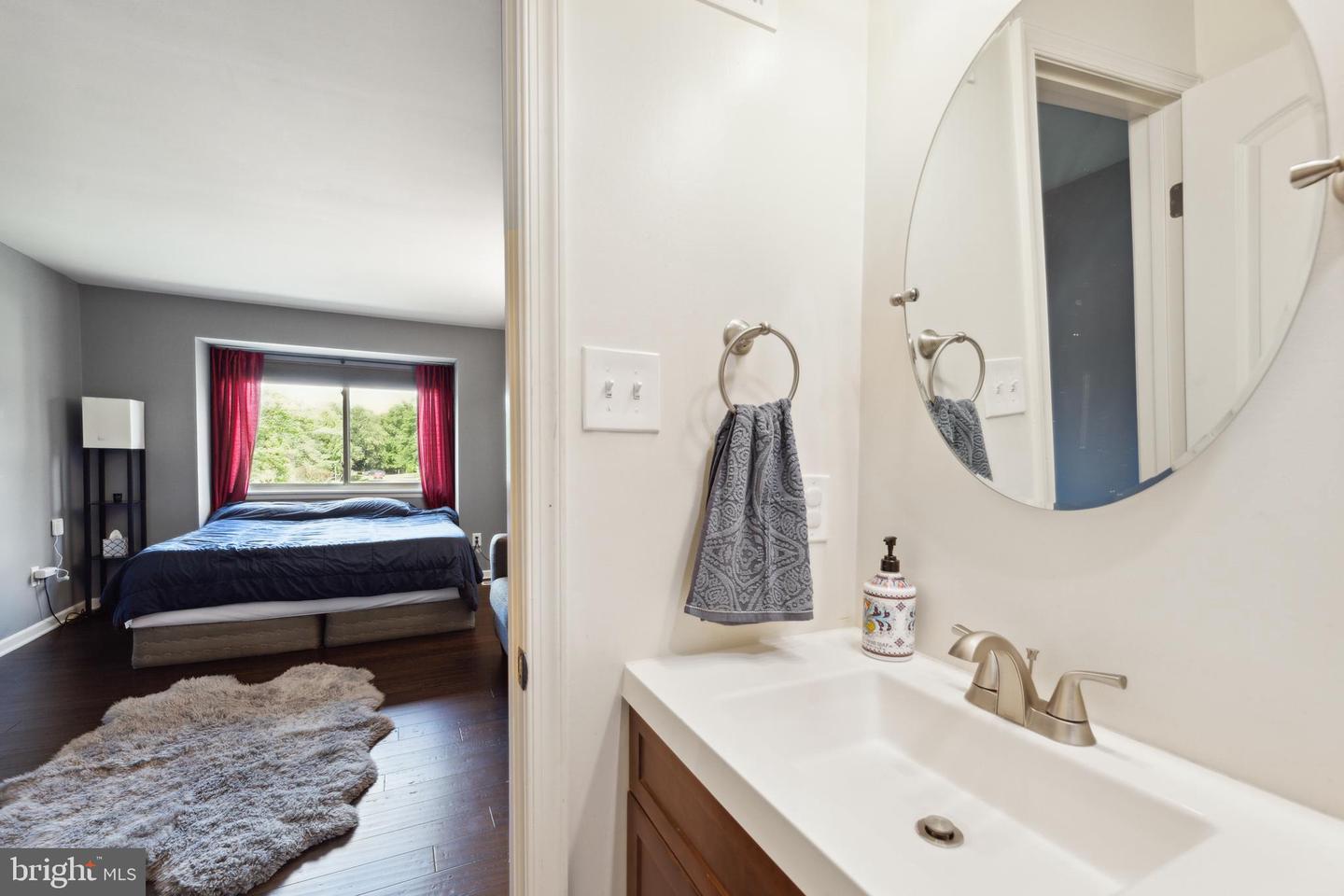 3903 San Leandro PLACE Unit: B