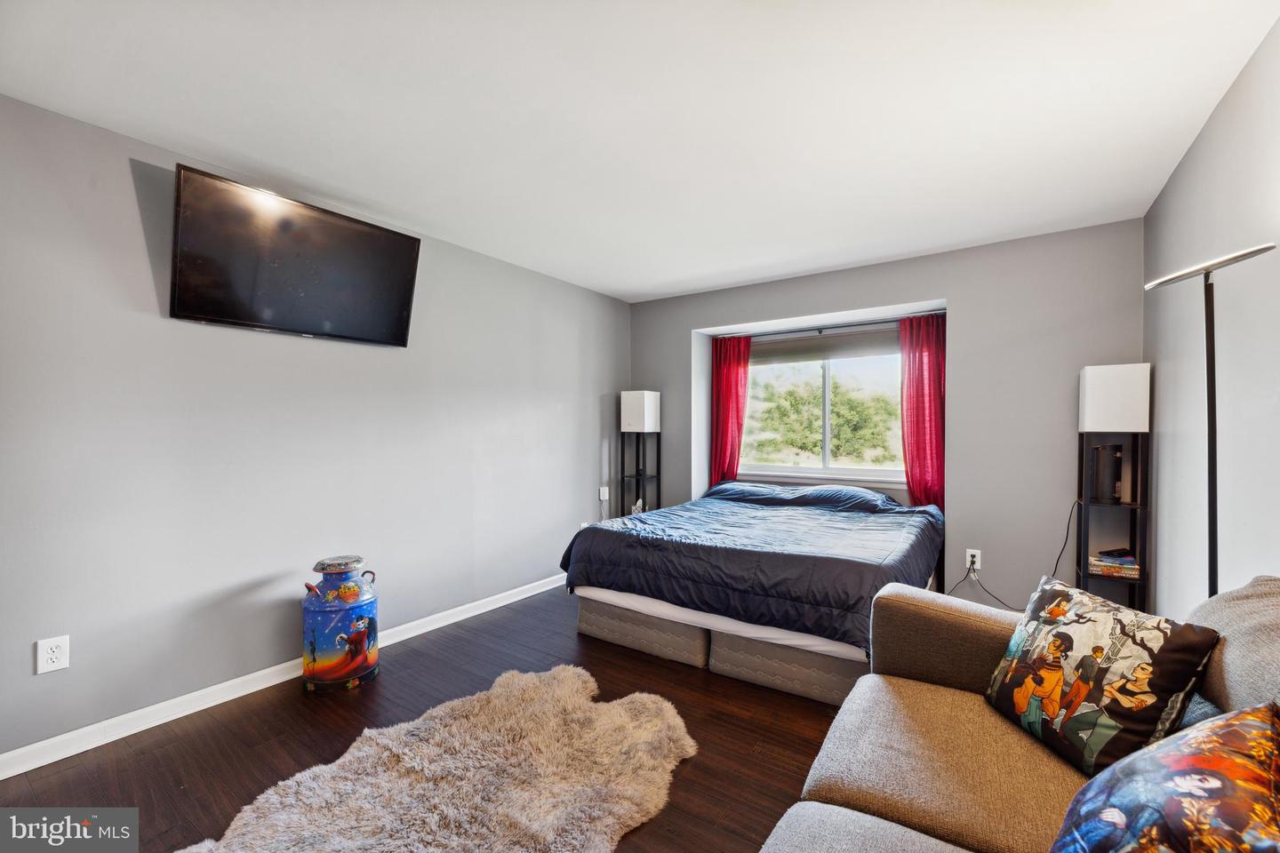 3903 San Leandro PLACE Unit: B