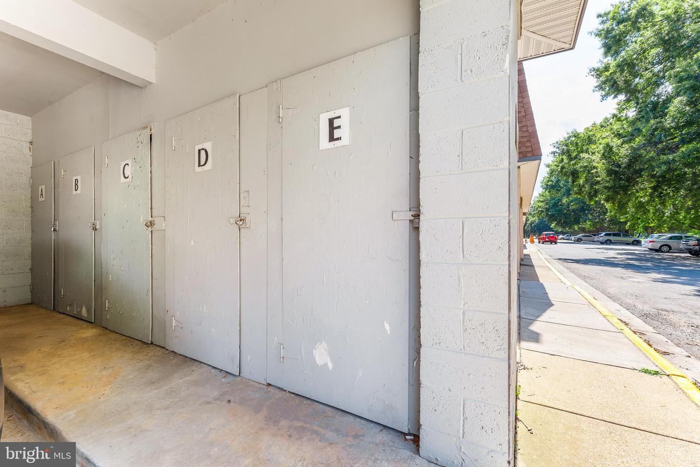 3903 San Leandro PLACE Unit: B