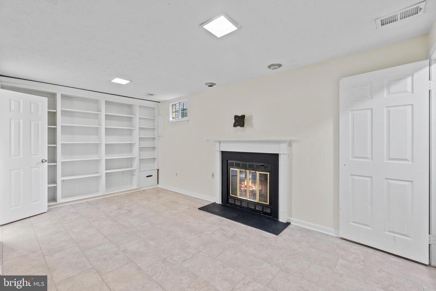7356 Hidden Knolls COURT