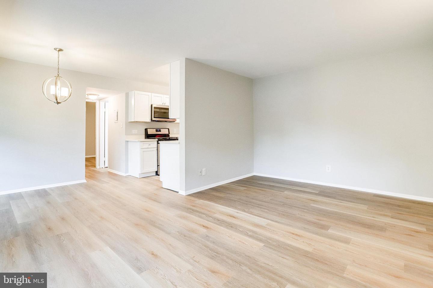 4953 Americana DRIVE Unit: 109