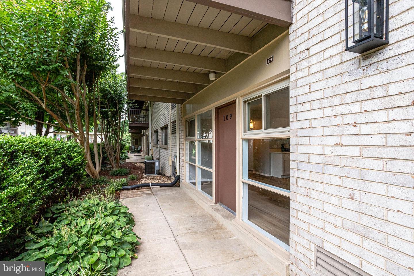 4953 Americana DRIVE Unit: 109
