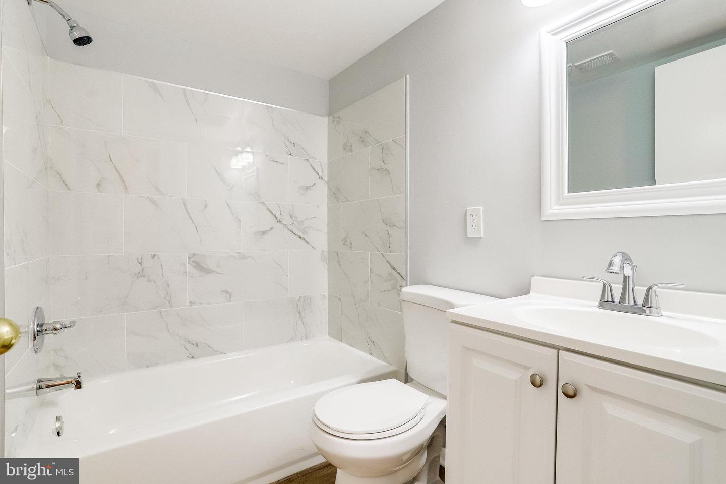4953 Americana DRIVE Unit: 109