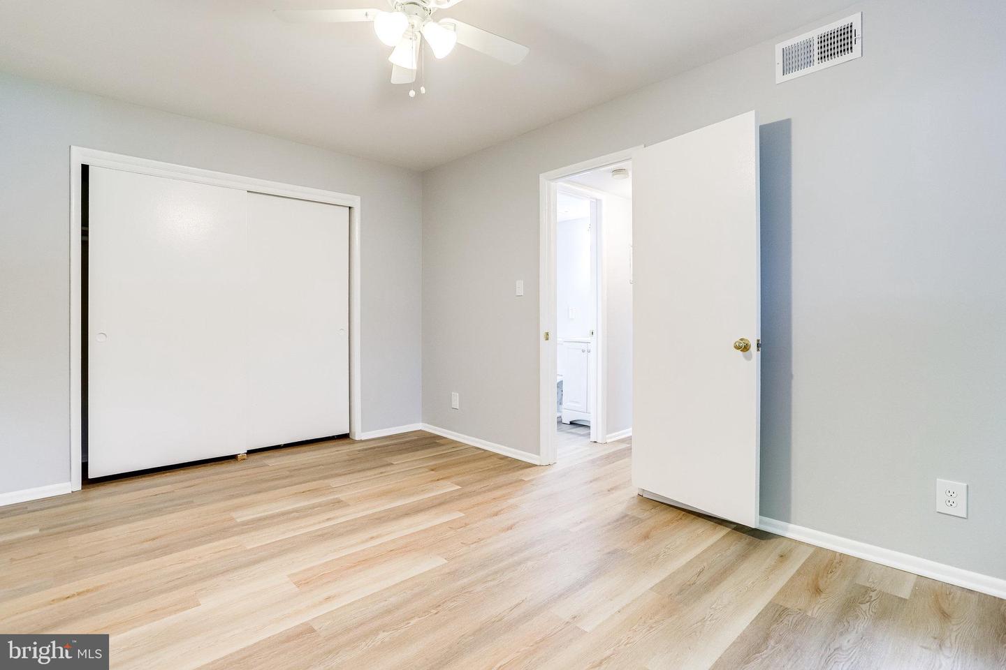 4953 Americana DRIVE Unit: 109