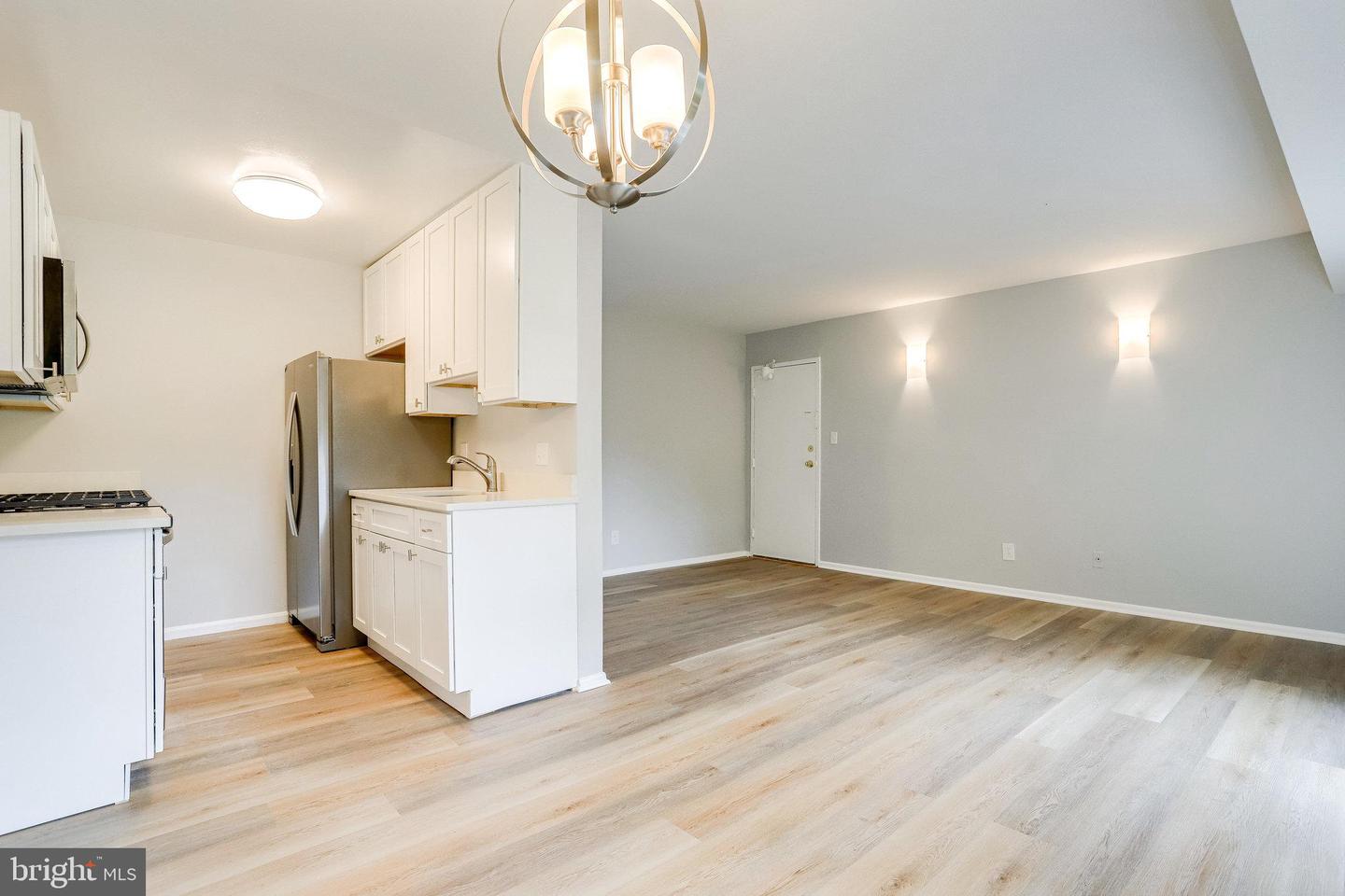 4953 Americana DRIVE Unit: 109