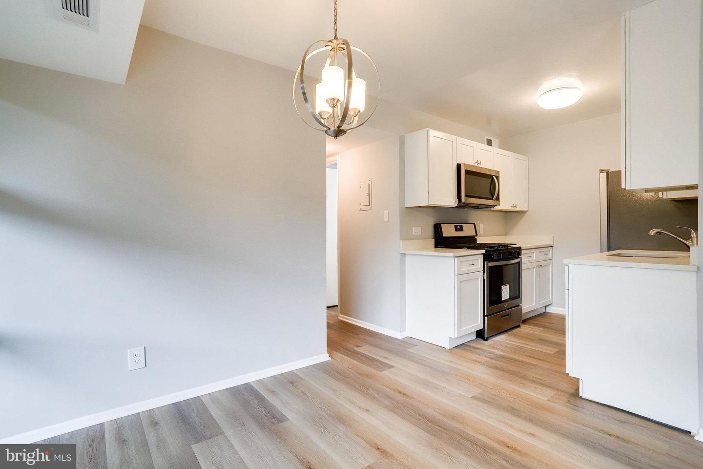 4953 Americana DRIVE Unit: 109