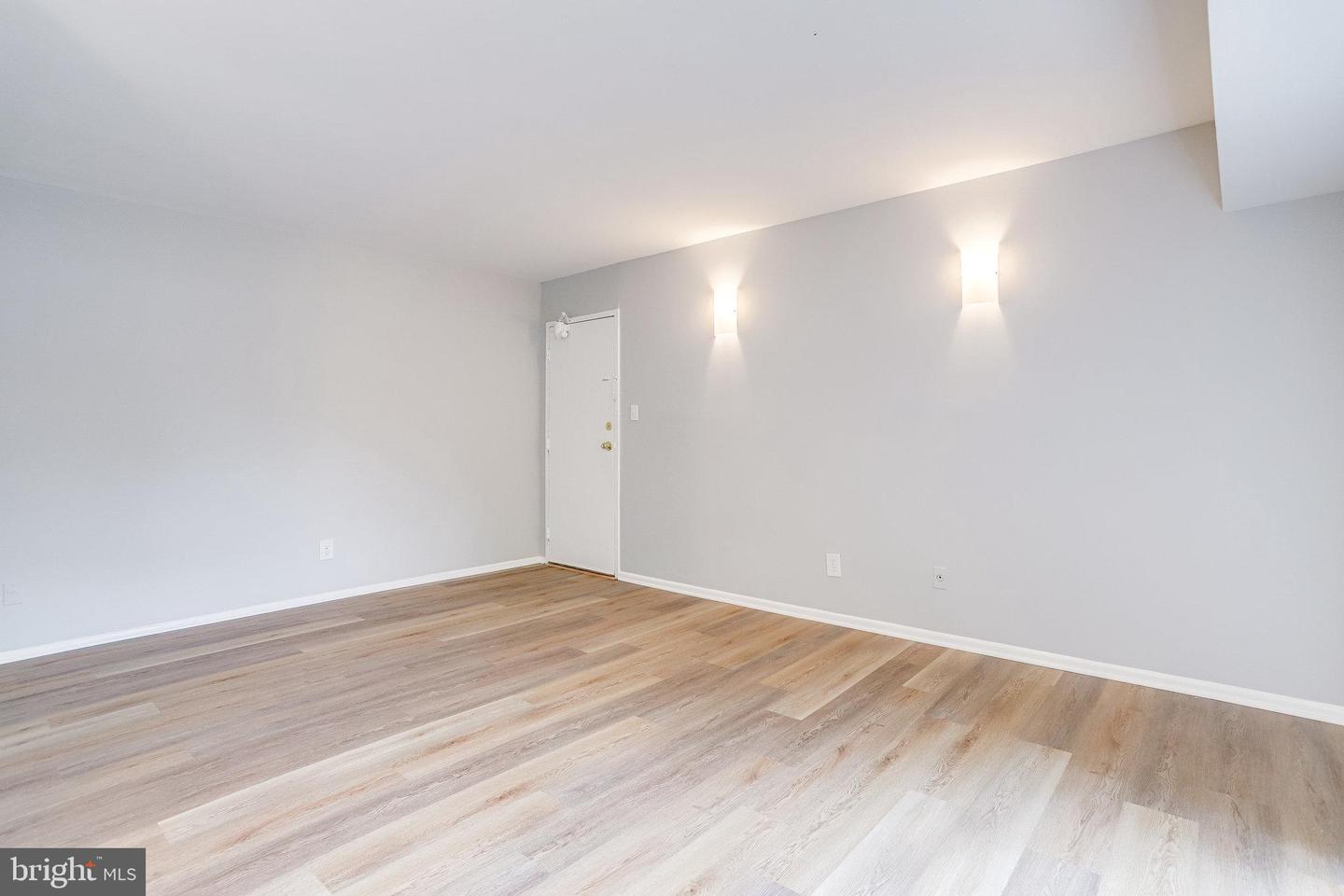 4953 Americana DRIVE Unit: 109