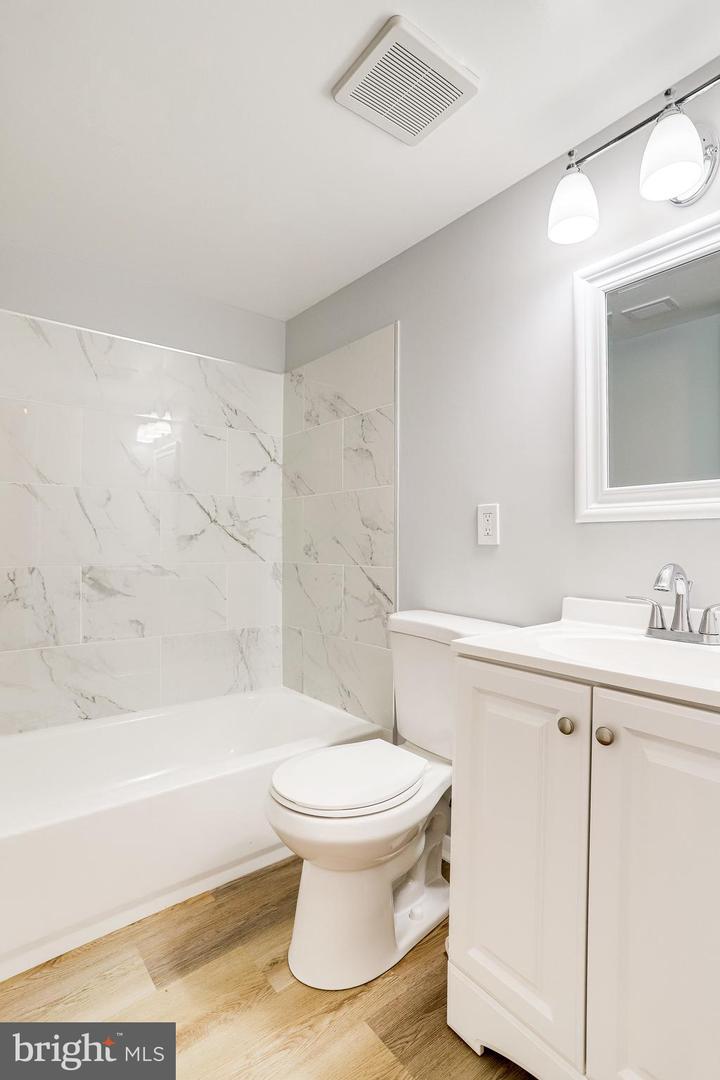 4953 Americana DRIVE Unit: 109