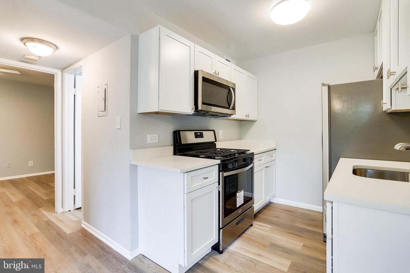 4953 Americana DRIVE Unit: 109
