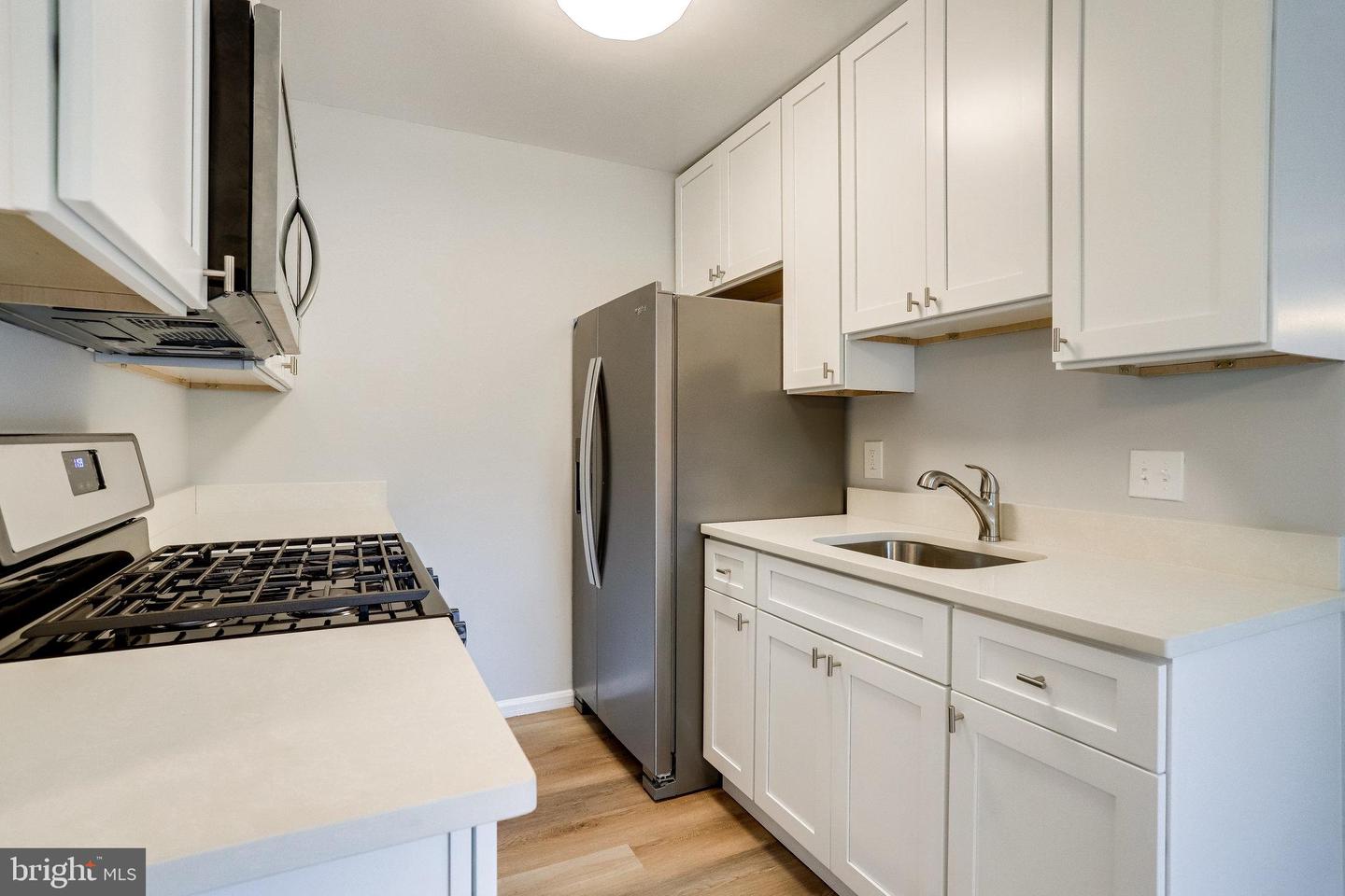 4953 Americana DRIVE Unit: 109
