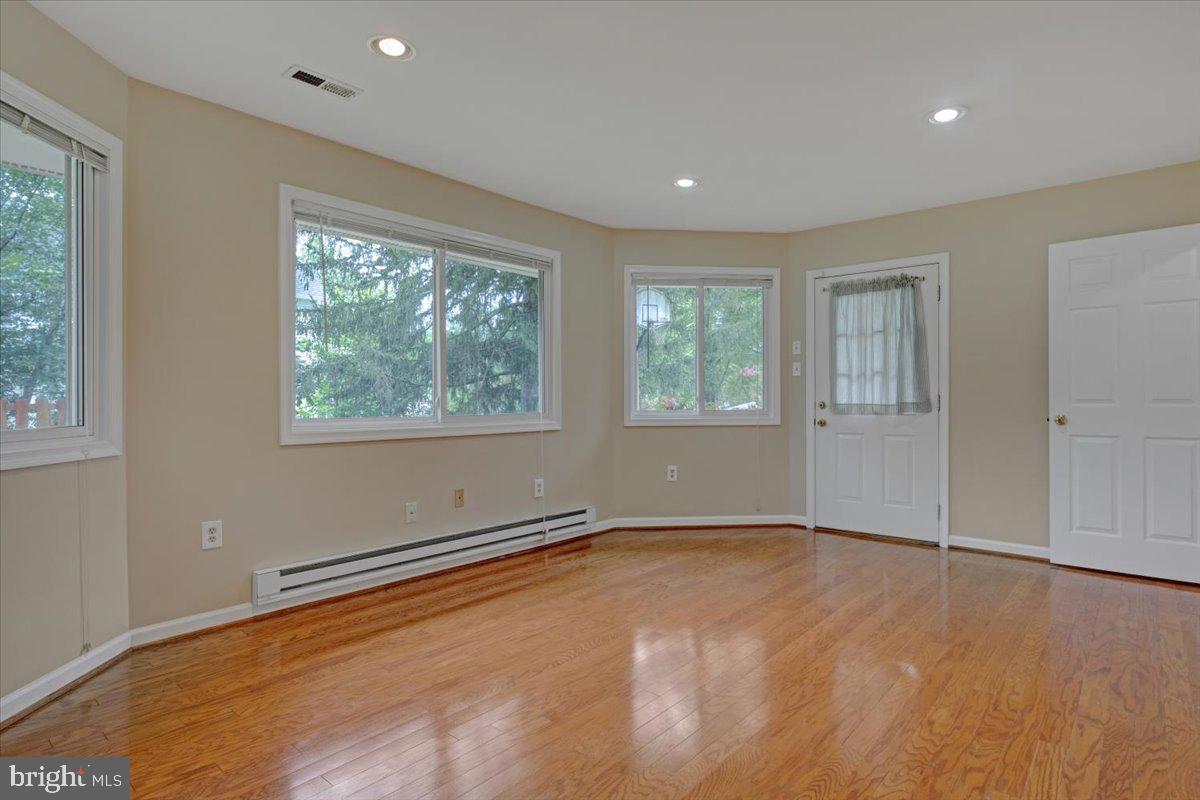3139 Barbara LANE