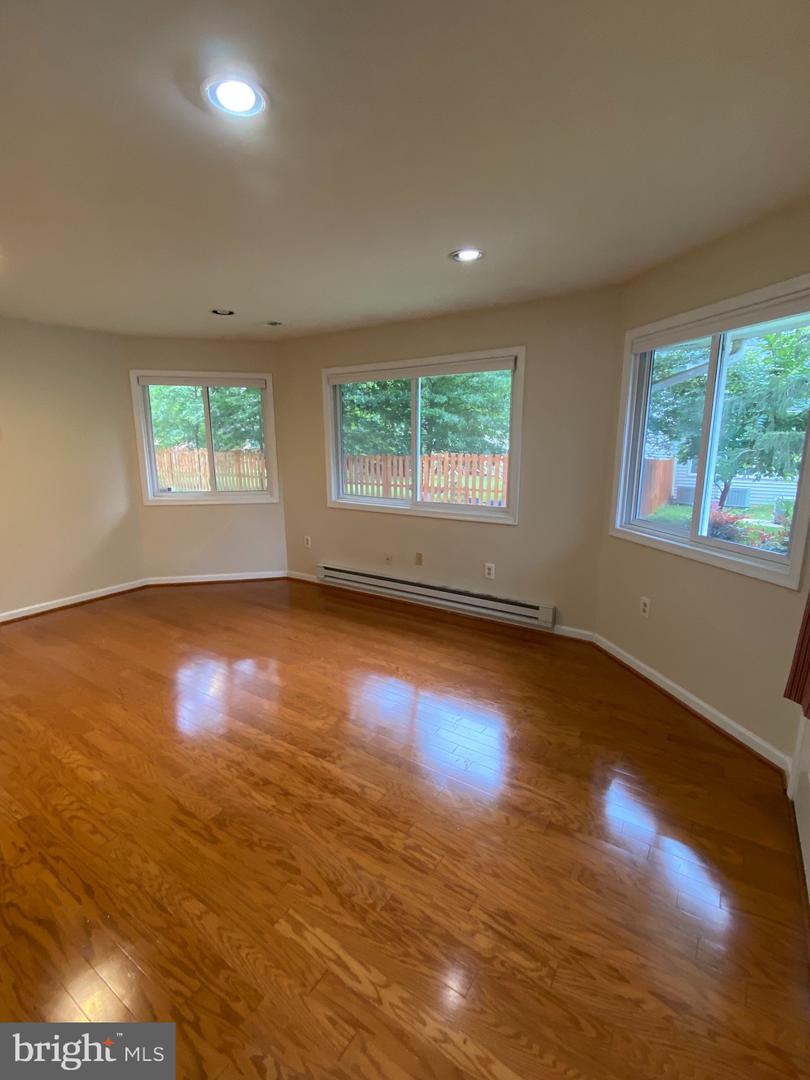 3139 Barbara LANE