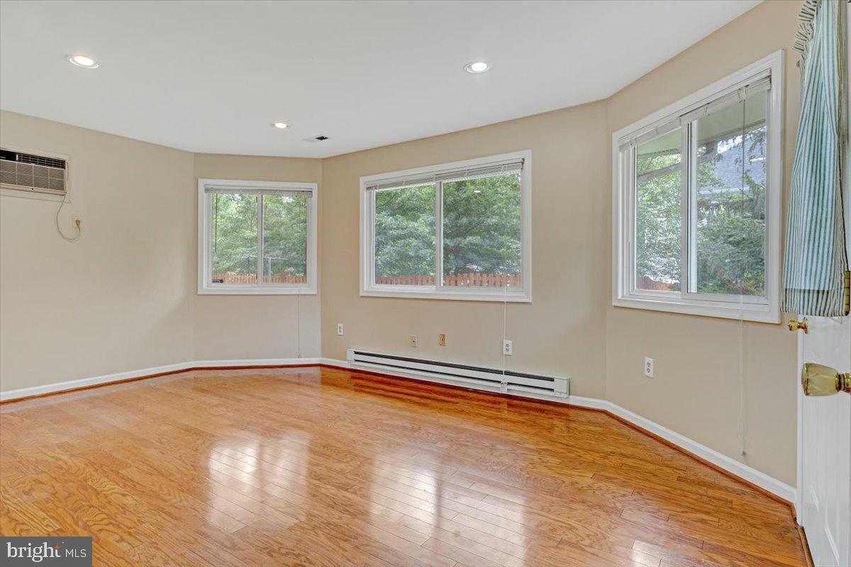 3139 Barbara LANE