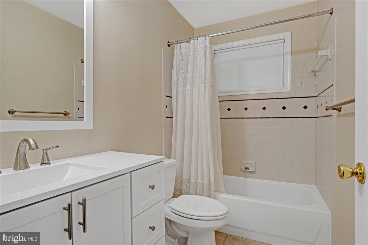 3139 Barbara LANE