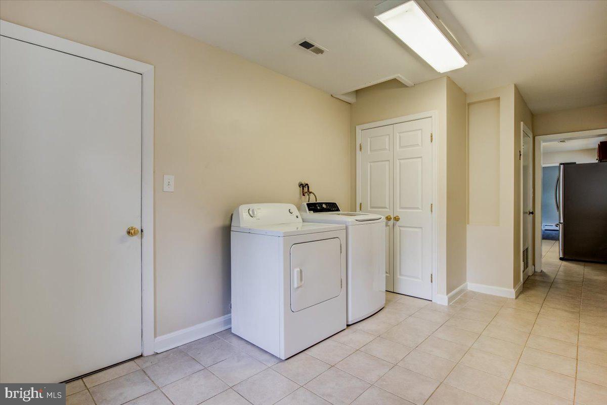 3139 Barbara LANE
