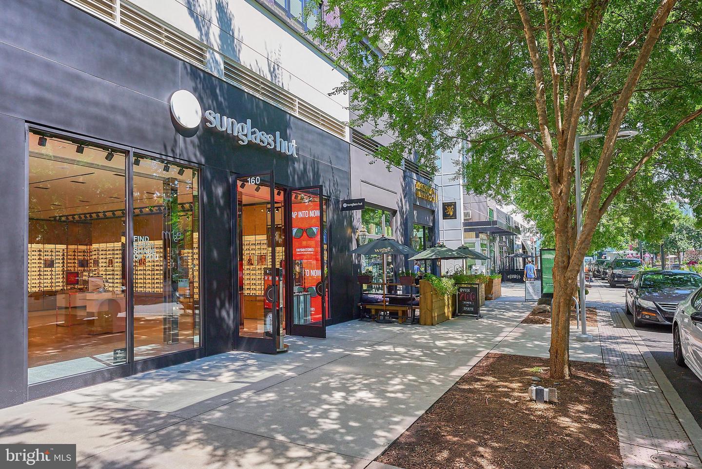 9480 Virginia Center BOULEVARD Unit: 210