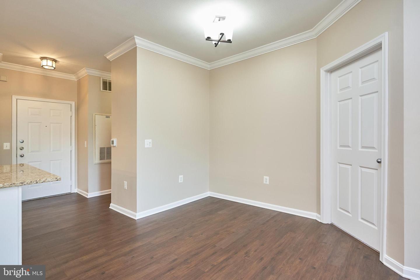 9480 Virginia Center BOULEVARD Unit: 210
