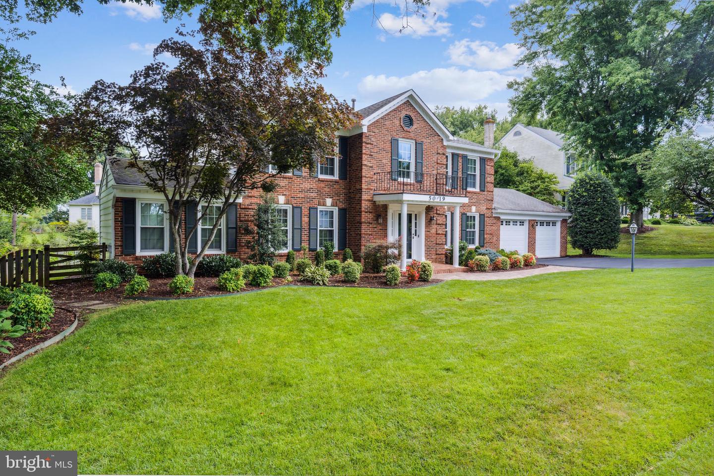 5019 Oakcrest DRIVE