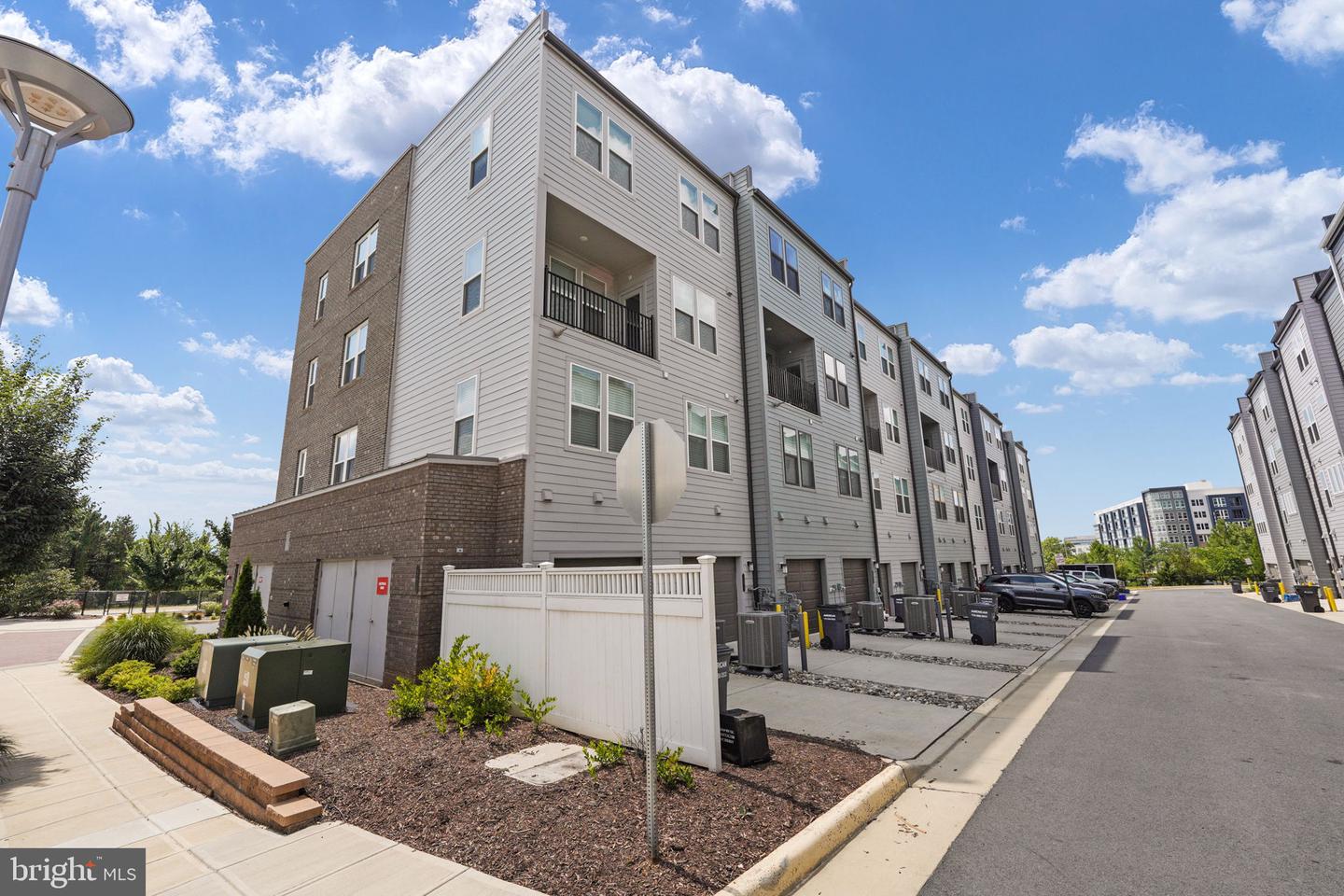 13412 Arrowbrook Centre Dr