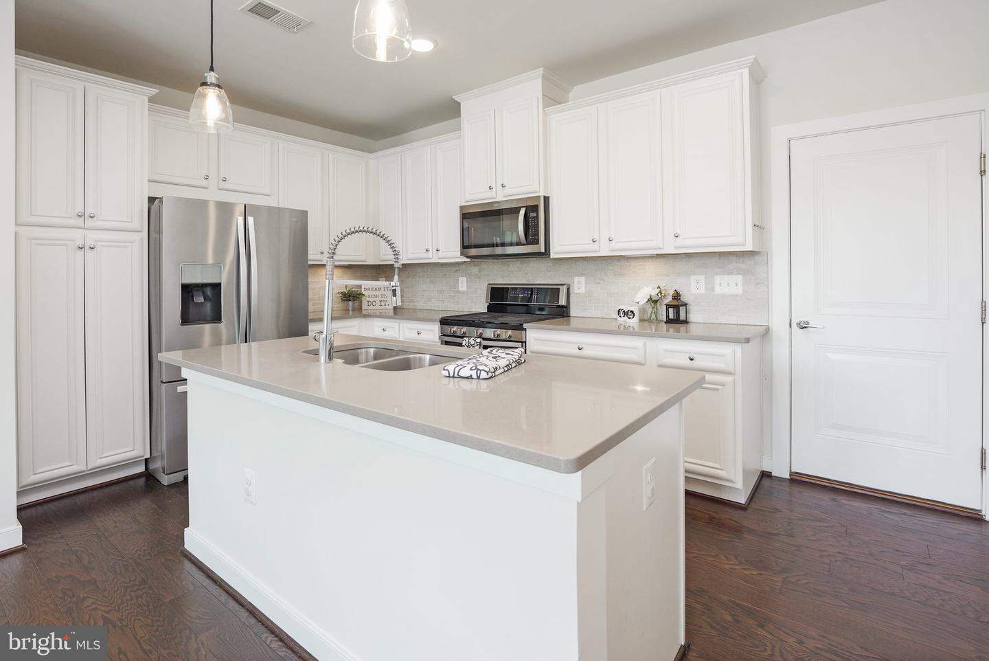 13412 Arrowbrook Centre Dr
