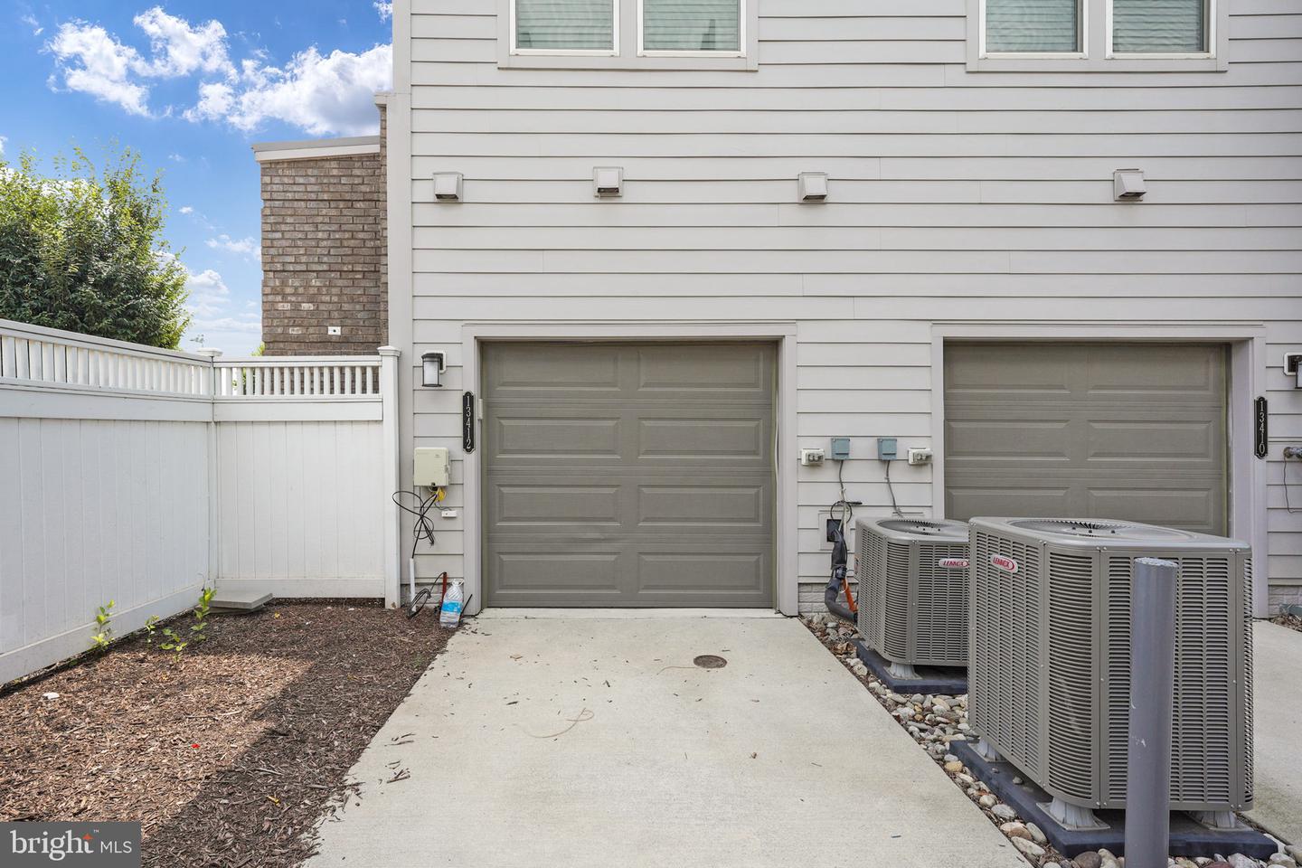 13412 Arrowbrook Centre Dr