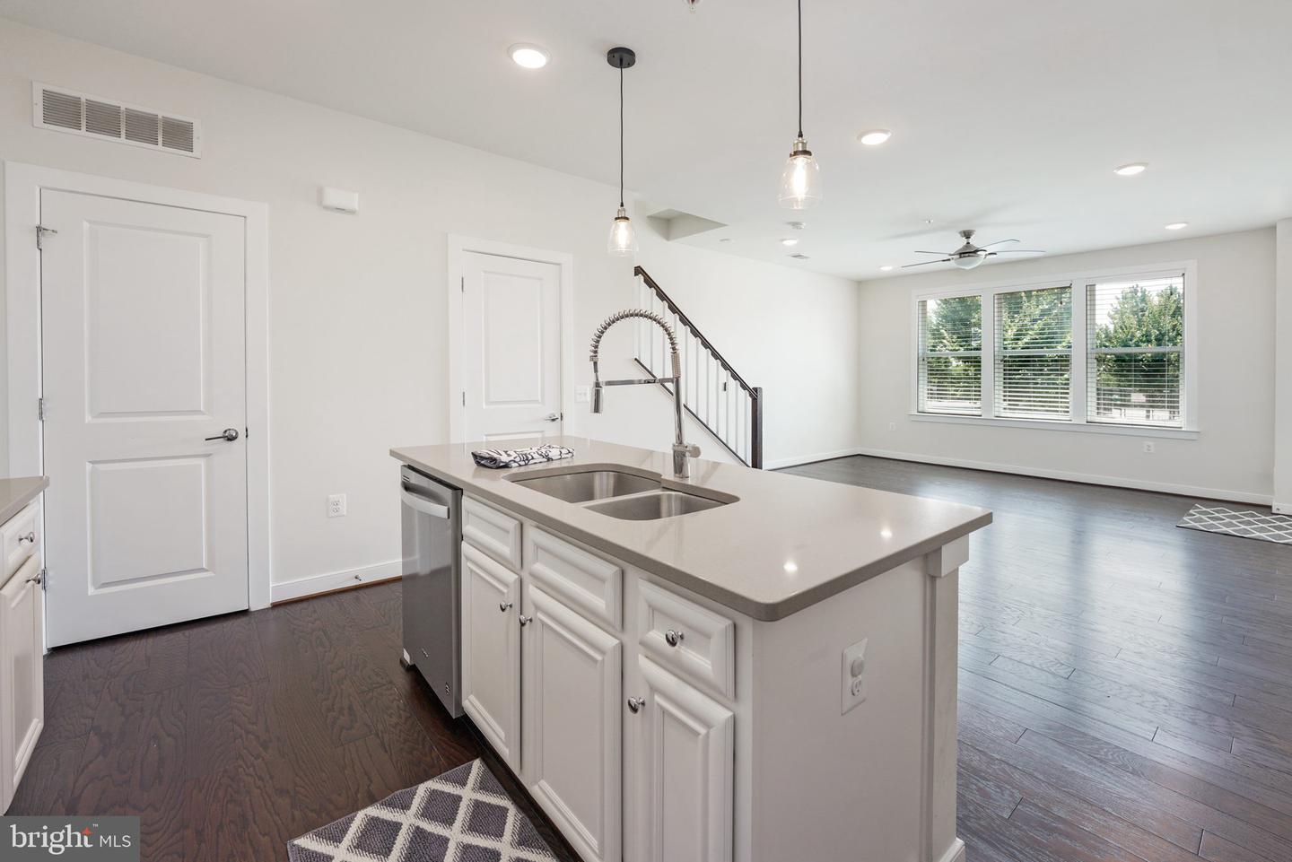 13412 Arrowbrook Centre Dr