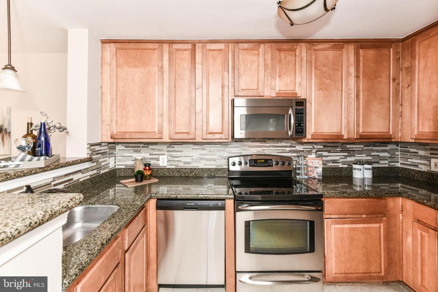 3175 Summit Square DRIVE Unit: 5-B10
