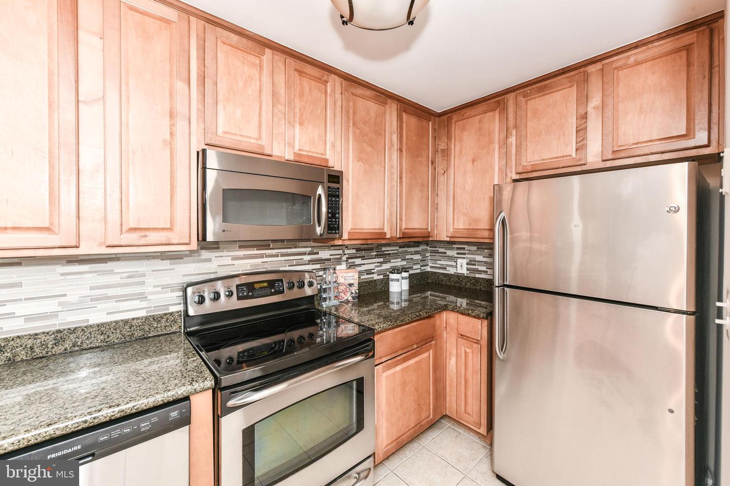 3175 Summit Square DRIVE Unit: 5-B10