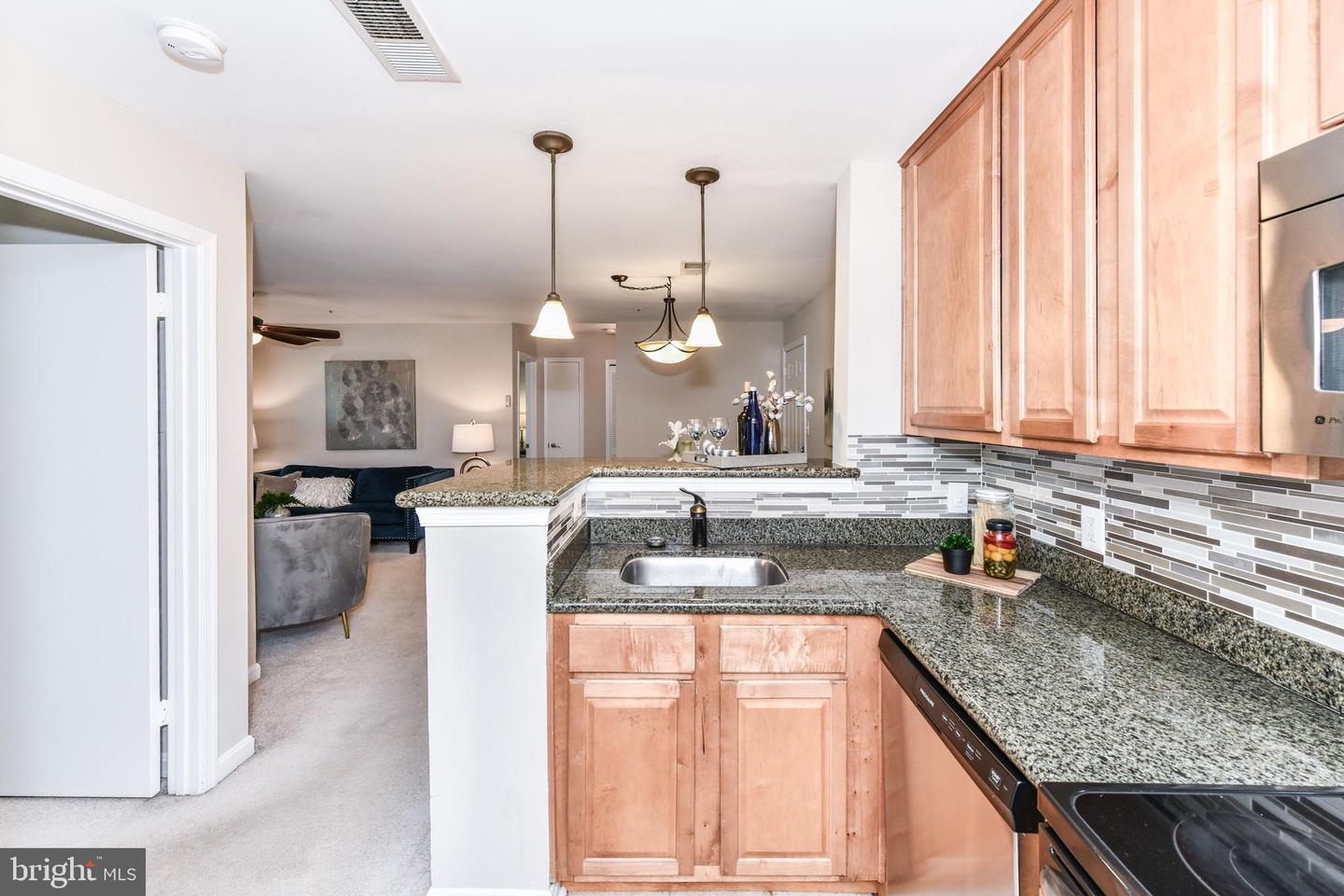 3175 Summit Square DRIVE Unit: 5-B10