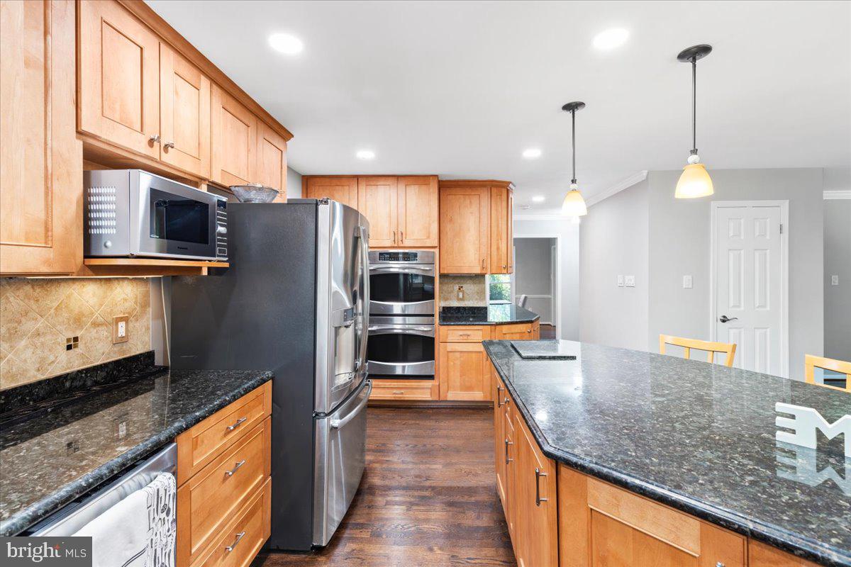 6103 Housatonic COURT