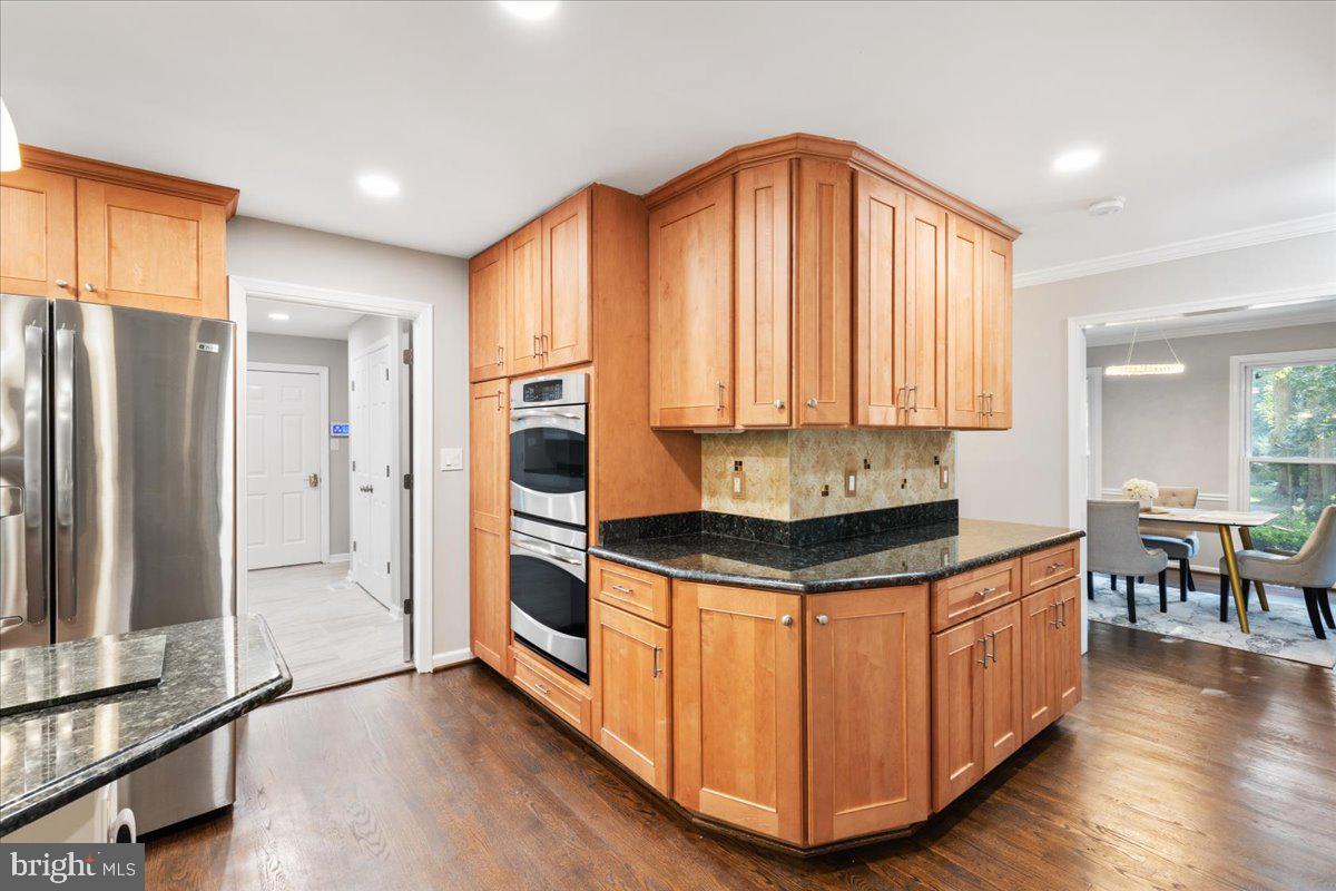 6103 Housatonic COURT