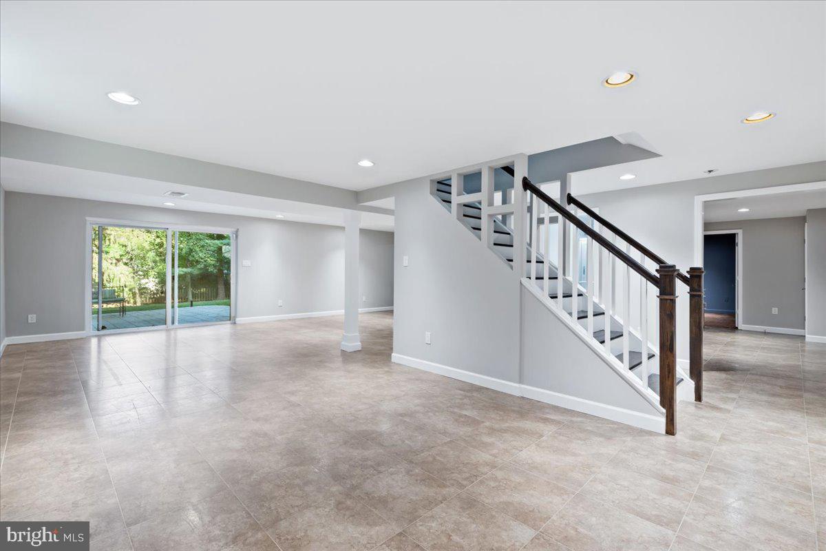 6103 Housatonic COURT