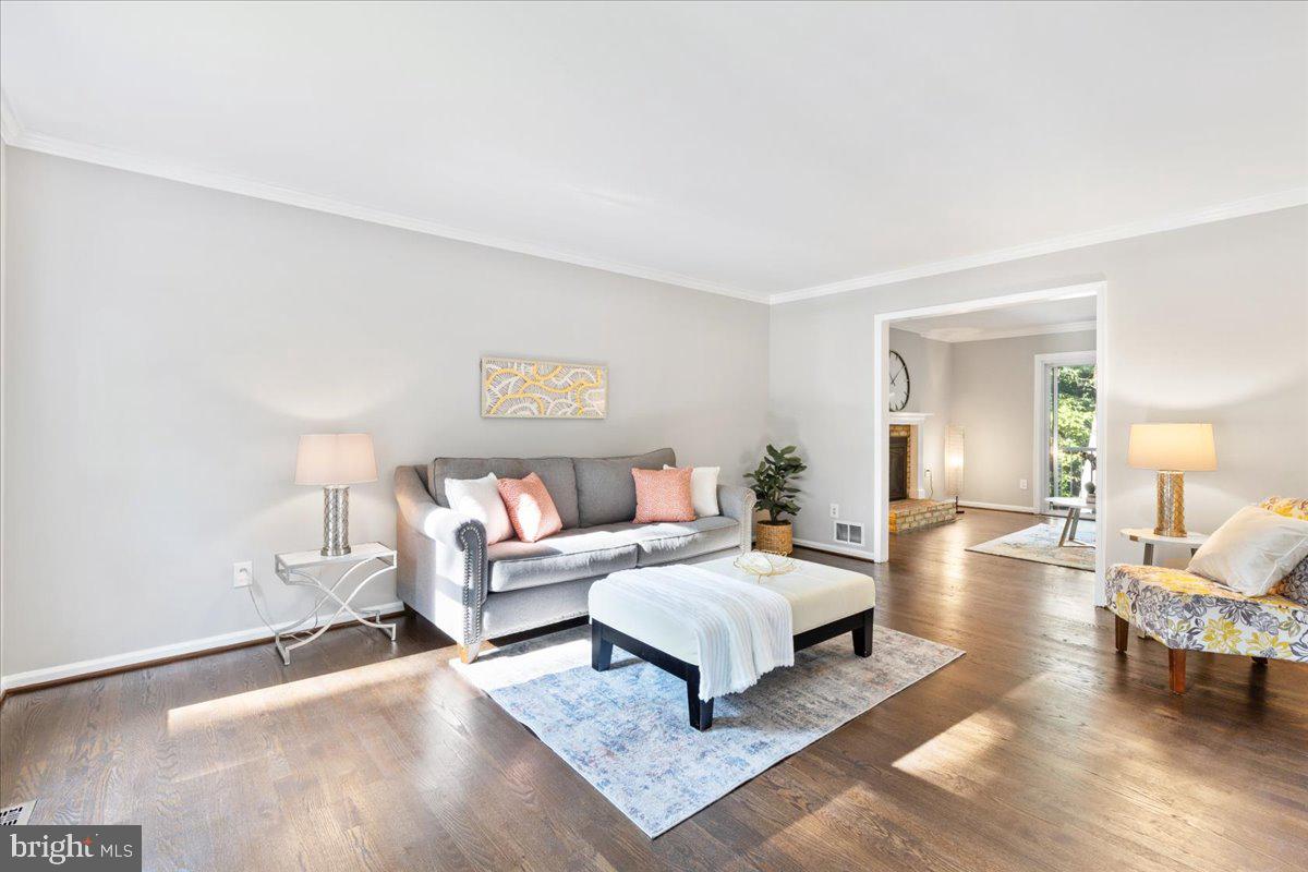 6103 Housatonic COURT