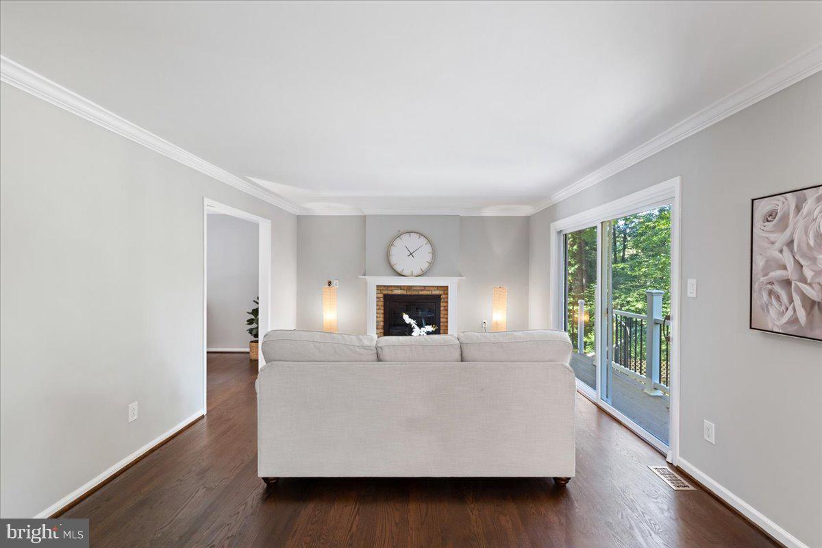 6103 Housatonic COURT