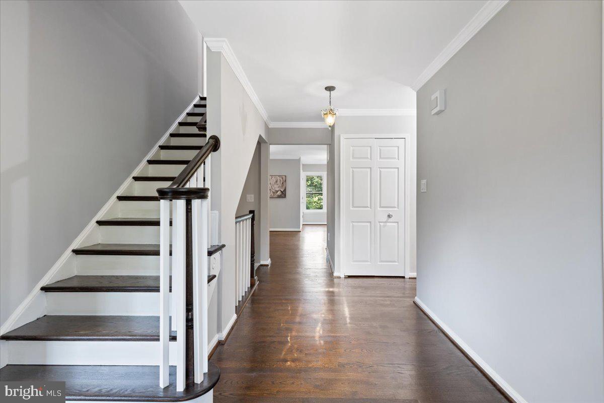 6103 Housatonic COURT